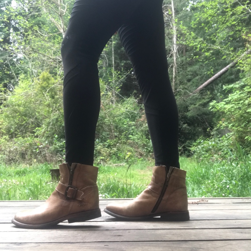 Bed | Stu Boots. Handmade leather boots size 7 1/2